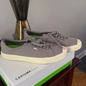 Men’s Cariuma low mystic grey canvas sneakers